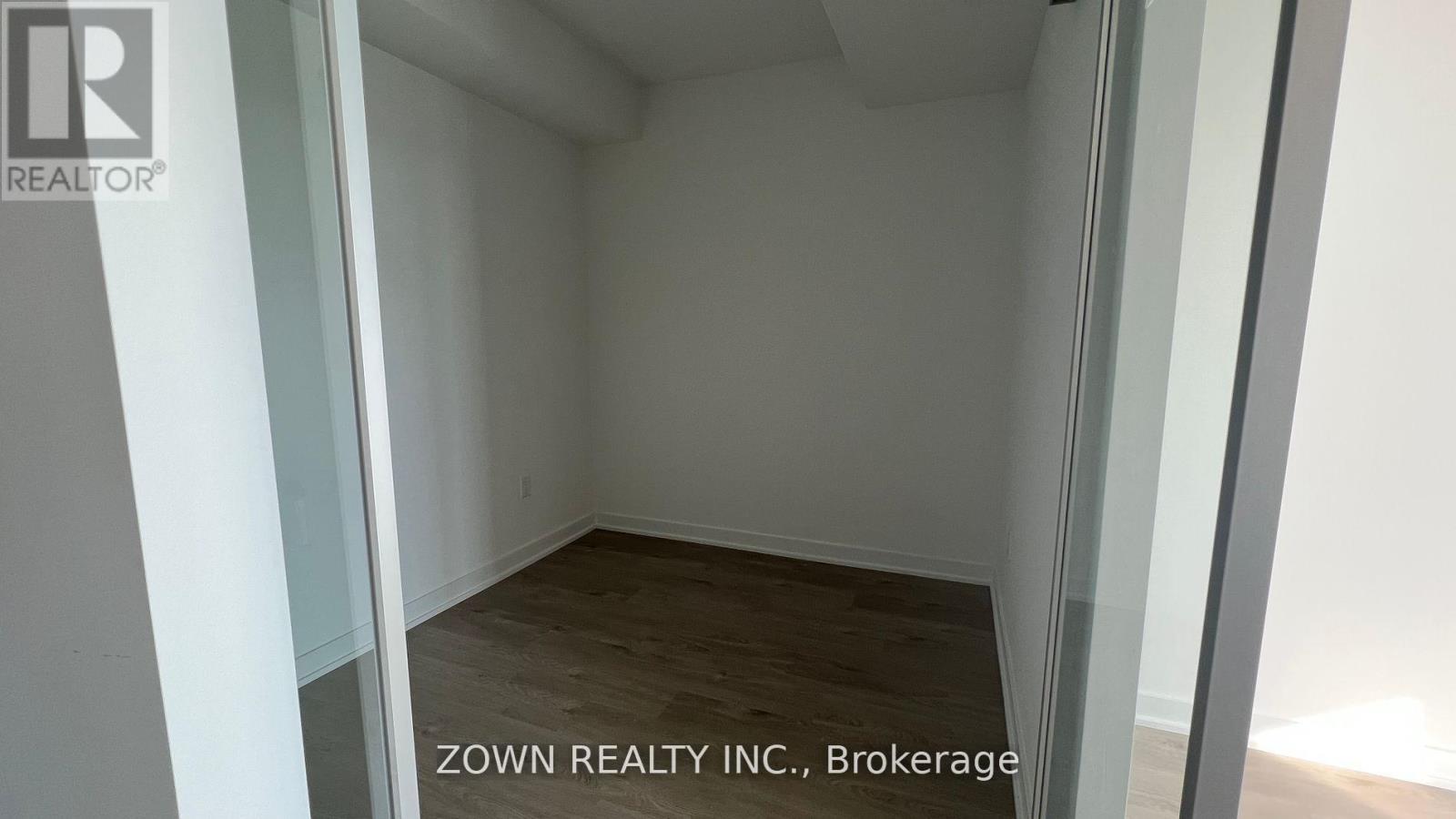 1506 - 3900 Confederation Parkway, Mississauga, Ontario  L5B 0M3 - Photo 7 - W12445893