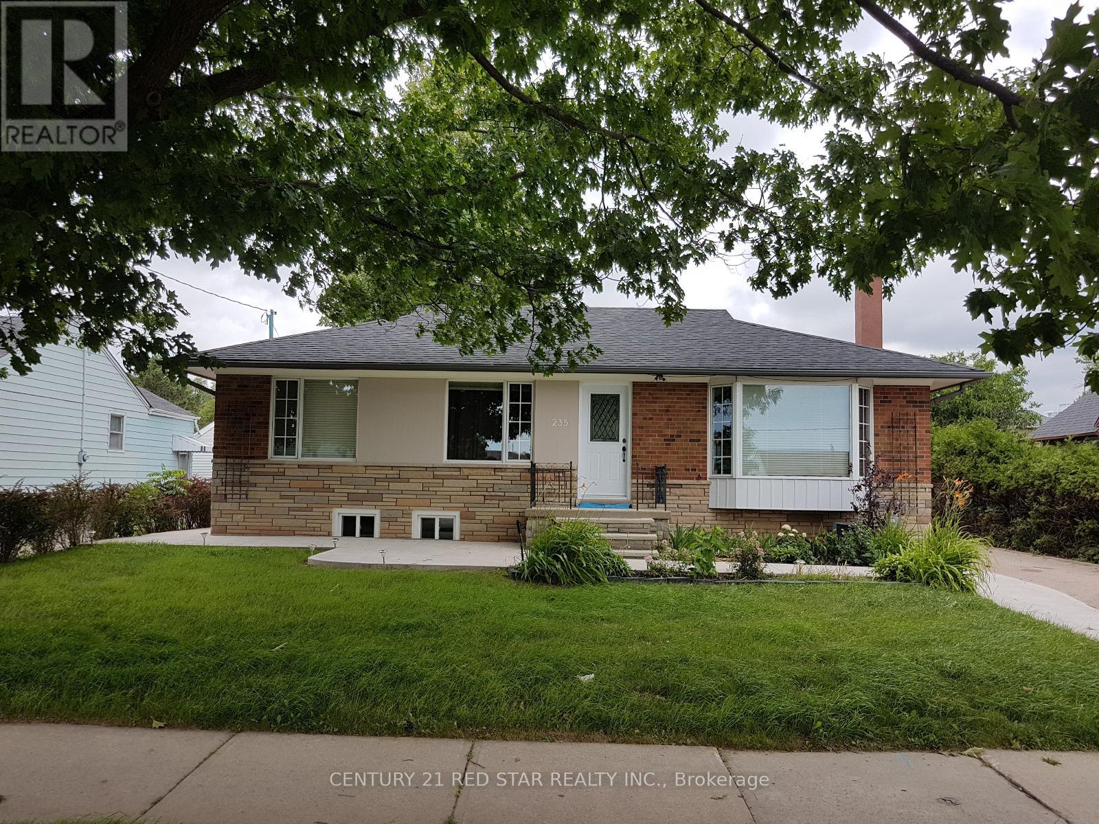 235 MARY STREET, Oakville, Ontario