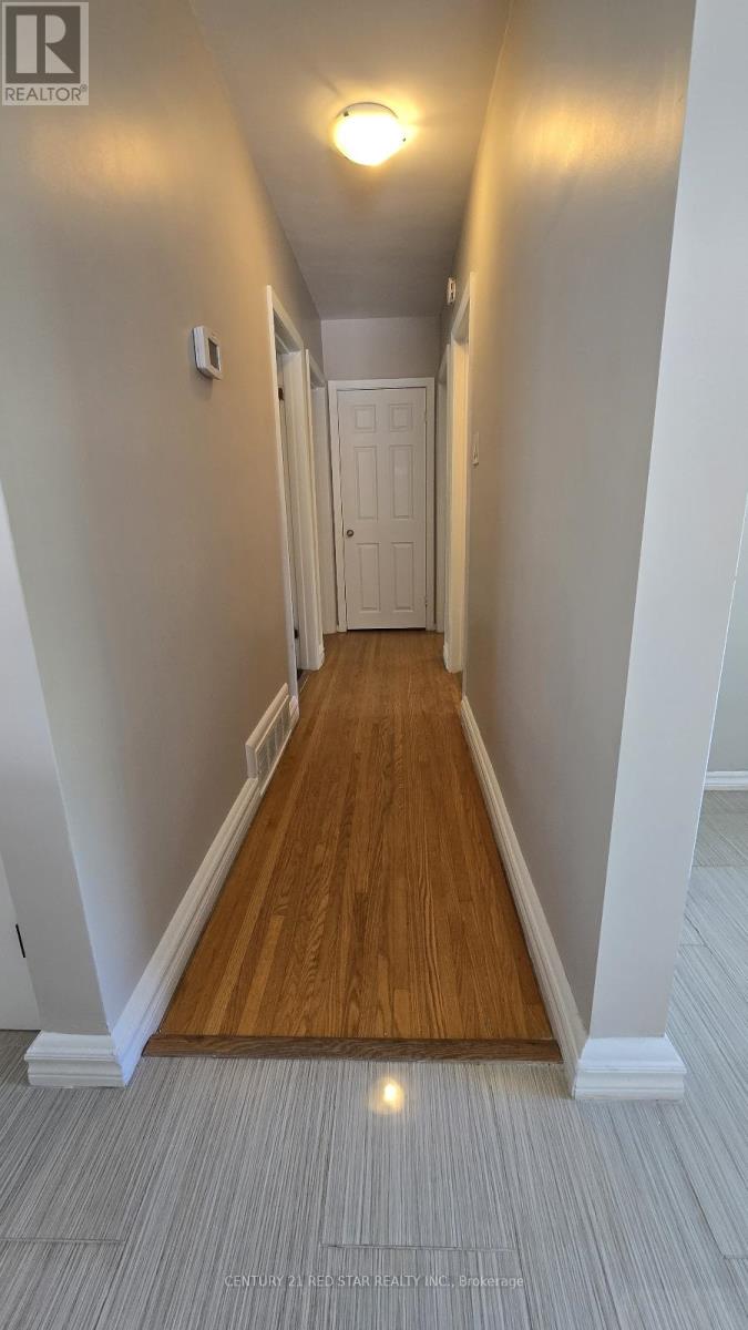 235 Mary Street, Oakville, Ontario  L6K 1S5 - Photo 4 - W12445894