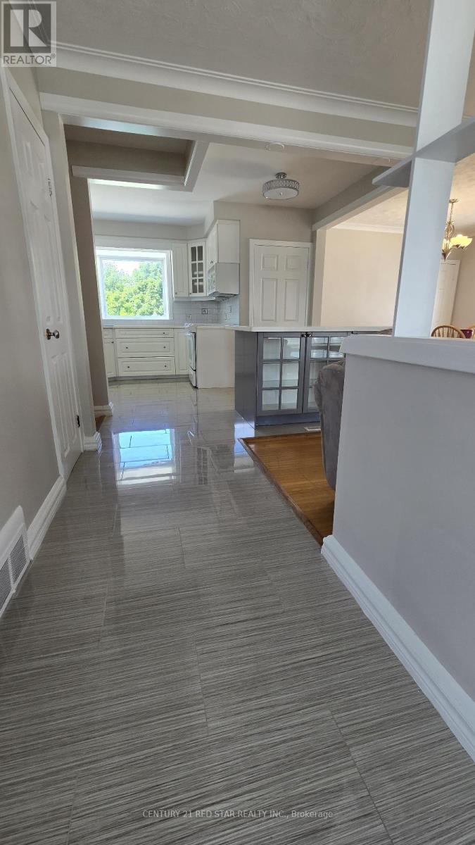 235 Mary Street, Oakville, Ontario  L6K 1S5 - Photo 5 - W12445894