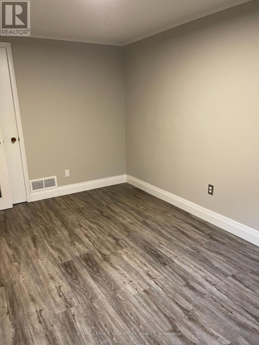 Lower - 1566 Northmount Avenue W, Mississauga, Ontario  L5E 1Z1 - Photo 7 - W12445899