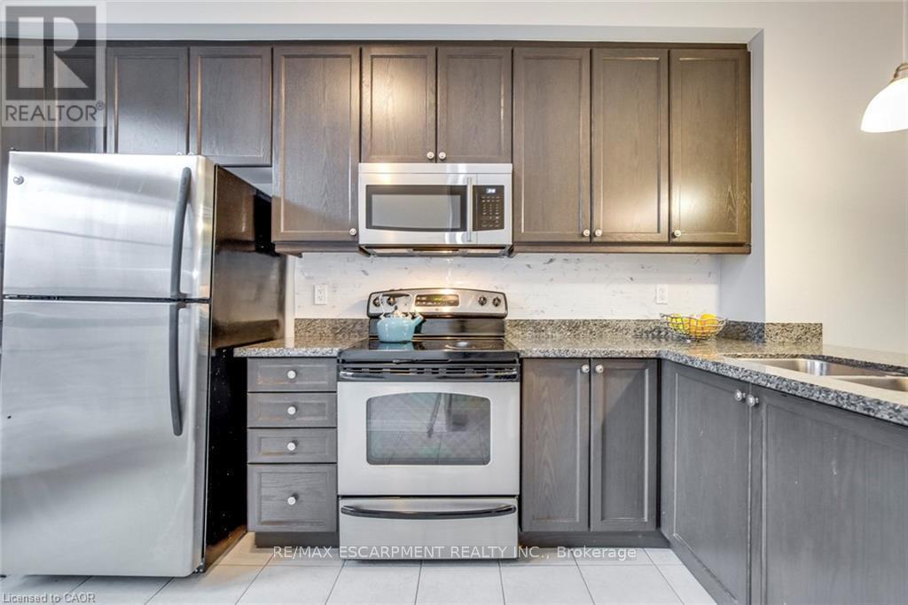 991 Reimer Common, Burlington, Ontario  L7R 0C8 - Photo 11 - W12445902