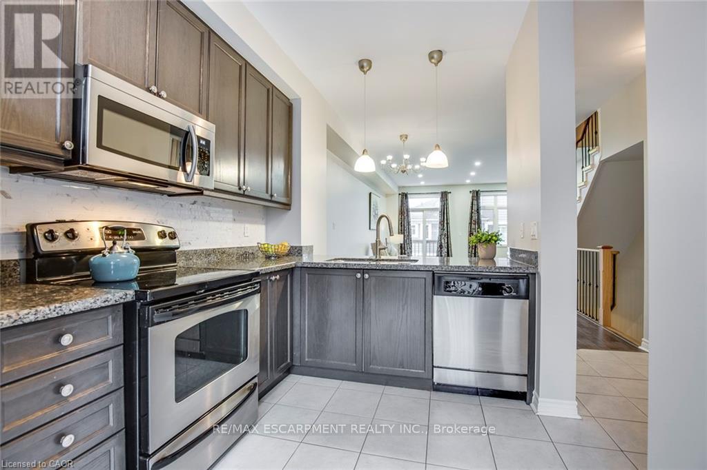 991 Reimer Common, Burlington, Ontario  L7R 0C8 - Photo 12 - W12445902