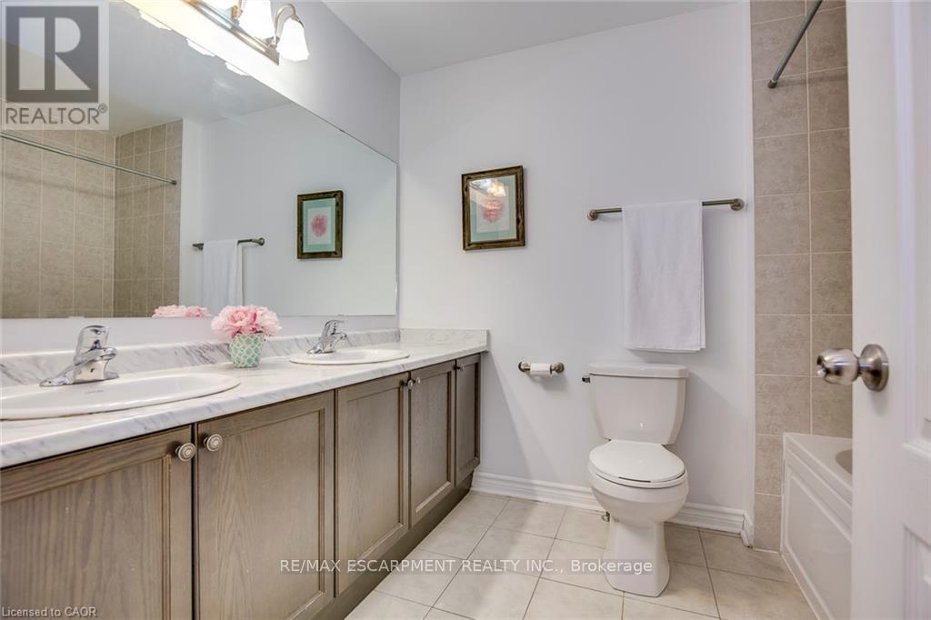 991 Reimer Common, Burlington, Ontario  L7R 0C8 - Photo 22 - W12445902