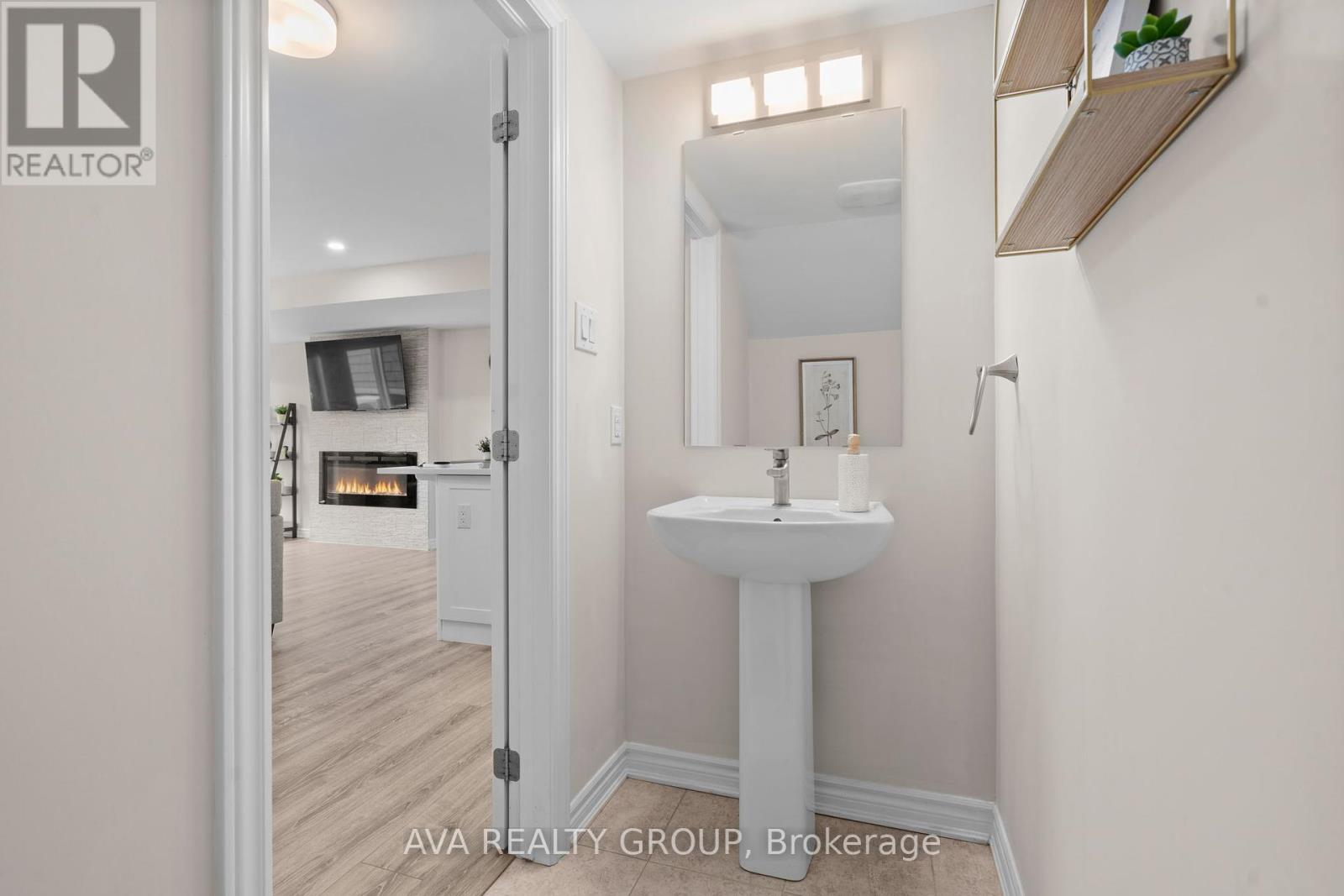 304 Lapland Private, Ottawa, Ontario  K2V 0S2 - Photo 10 - X12445908