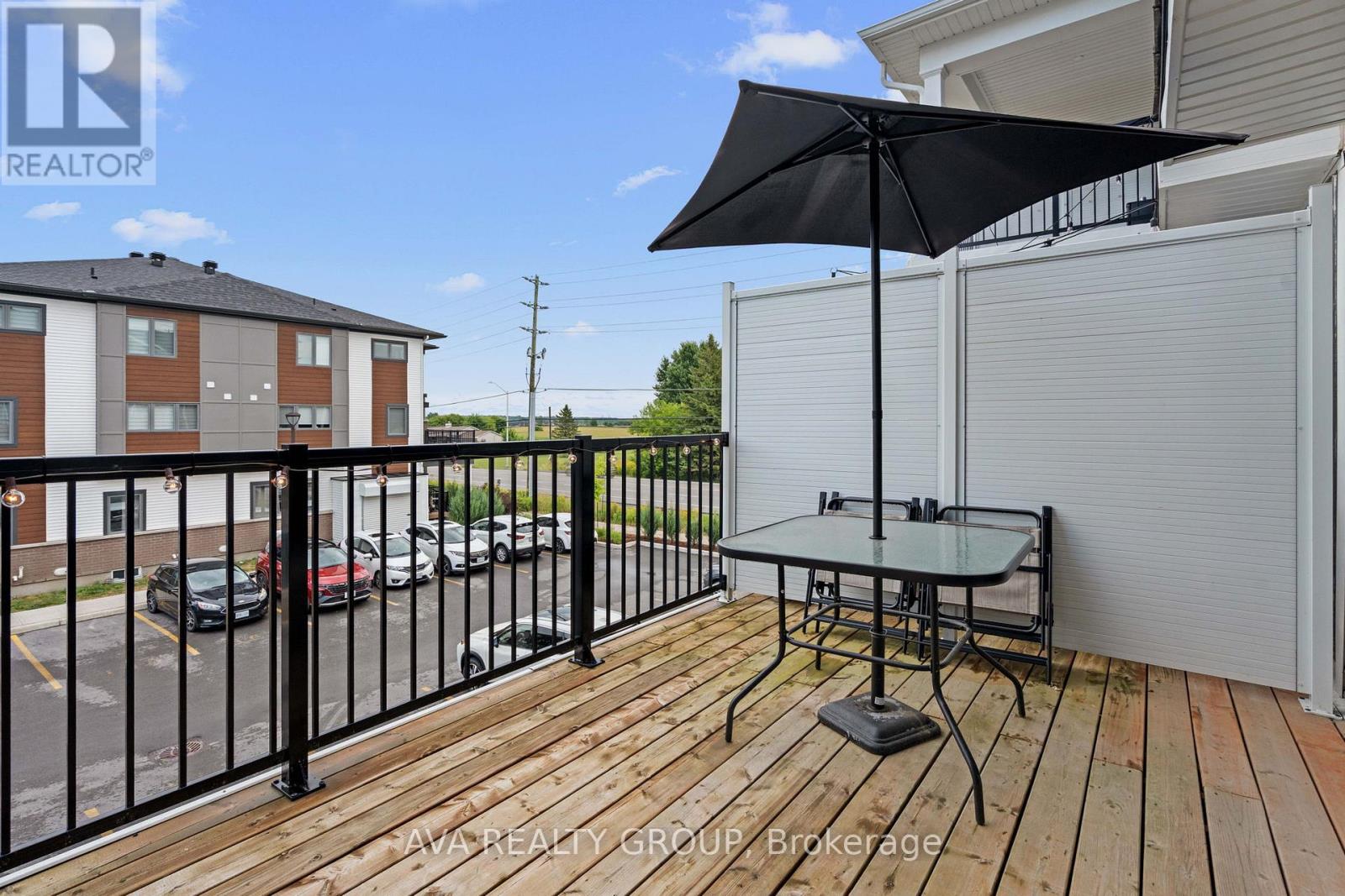 304 Lapland Private, Ottawa, Ontario  K2V 0S2 - Photo 11 - X12445908