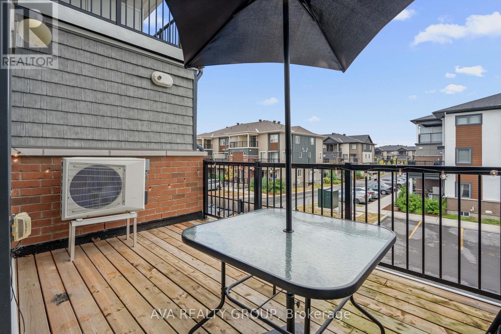 304 Lapland Private, Ottawa, Ontario  K2V 0S2 - Photo 12 - X12445908