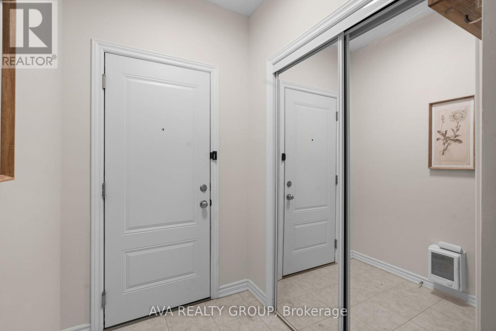304 Lapland Private, Ottawa, Ontario  K2V 0S2 - Photo 3 - X12445908