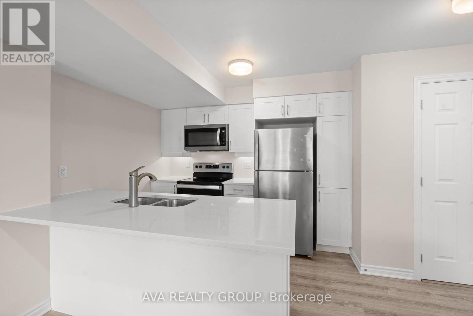 304 Lapland Private, Ottawa, Ontario  K2V 0S2 - Photo 8 - X12445908