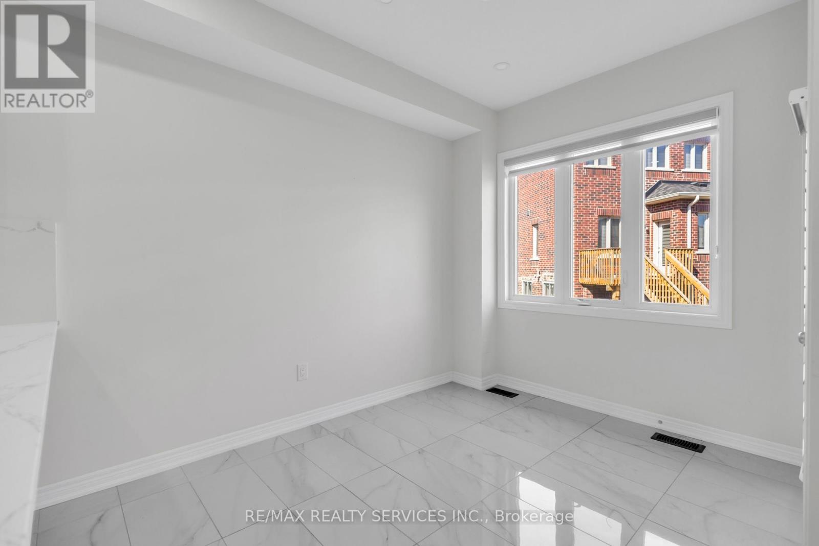 41 Trail Bank Gardens, Hamilton, Ontario  L8B 1Y5 - Photo 14 - X12445898