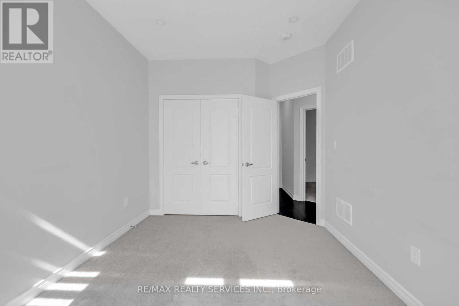 41 Trail Bank Gardens, Hamilton, Ontario  L8B 1Y5 - Photo 23 - X12445898