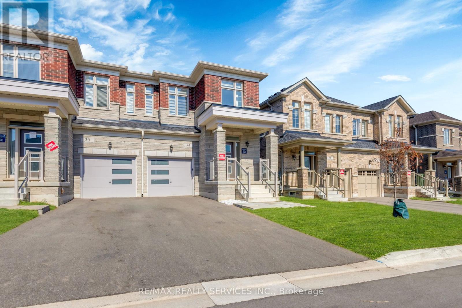 41 Trail Bank Gardens, Hamilton, Ontario  L8B 1Y5 - Photo 3 - X12445898