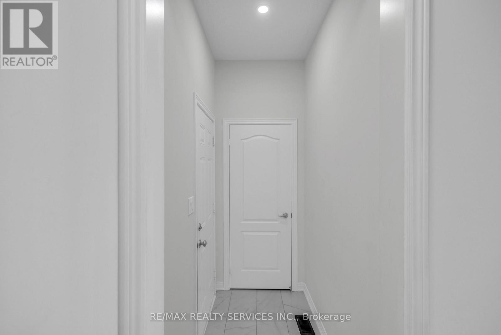41 Trail Bank Gardens, Hamilton, Ontario  L8B 1Y5 - Photo 34 - X12445898