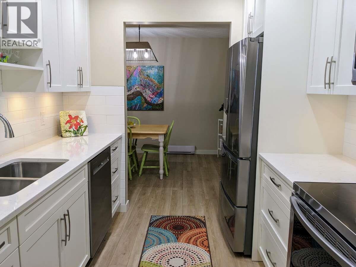 1450 Bertram Street Unit# 302, Kelowna, British Columbia  V1Y 8R9 - Photo 4 - 10365051