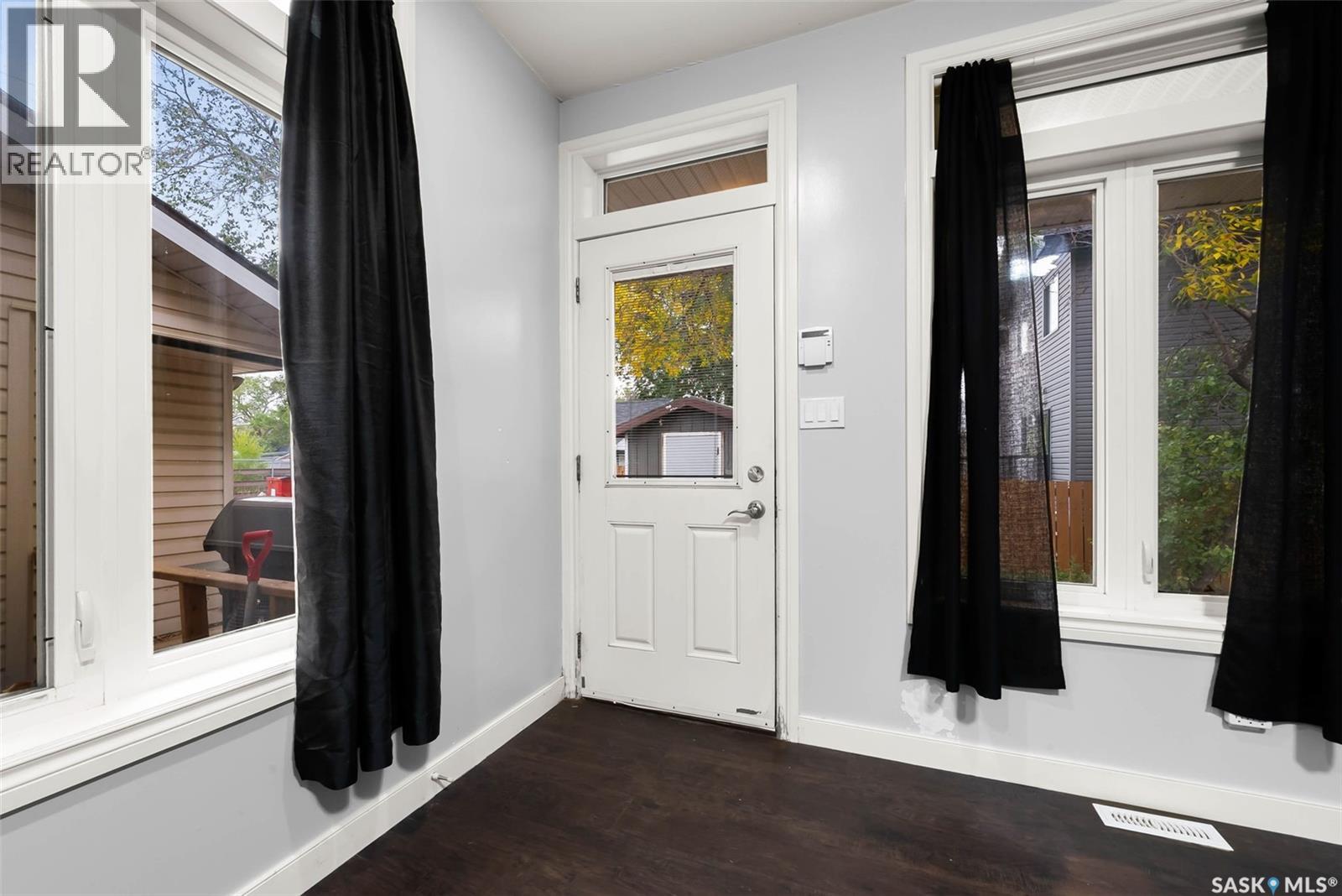 457 Montreal Street, Regina, Saskatchewan  S4R 1L4 - Photo 4 - SK019891