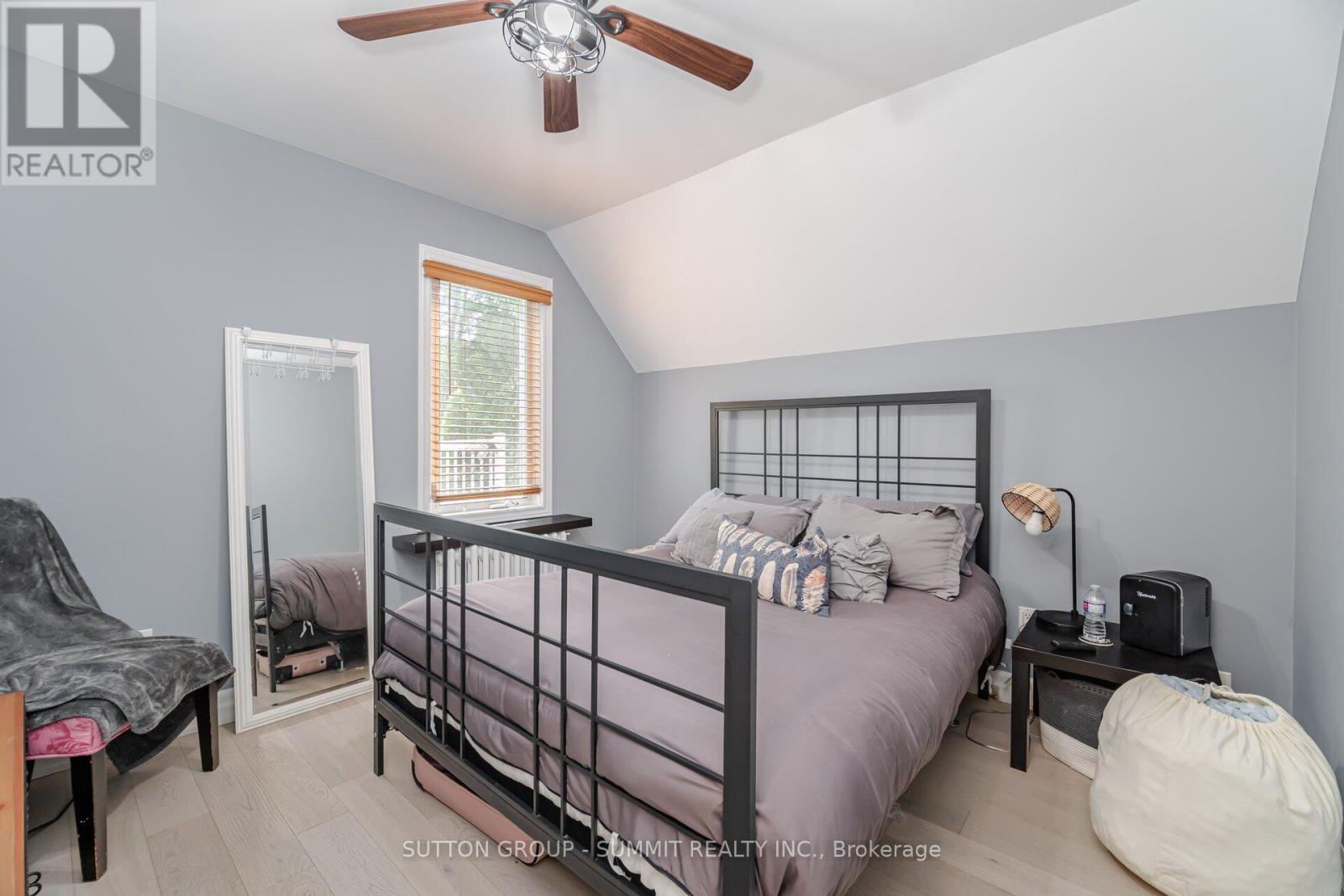 38 John Street S, Mississauga, Ontario  L5H 2E6 - Photo 14 - W12326110