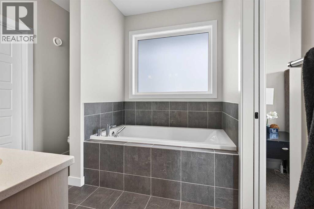 184 Precedence Hill, Cochrane, Alberta  T4C 2J2 - Photo 17 - A2258757