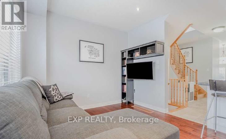37 Pearcey Crescent, Barrie, Ontario  L4N 6R8 - Photo 3 - S12445915