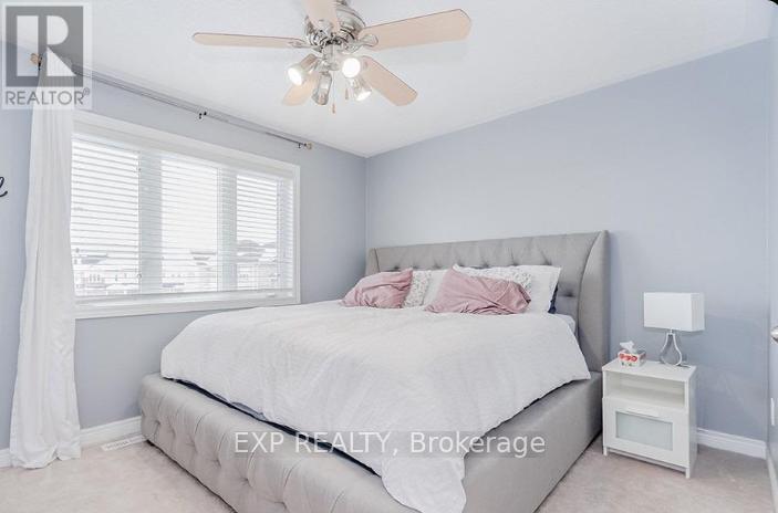 37 Pearcey Crescent, Barrie, Ontario  L4N 6R8 - Photo 5 - S12445915