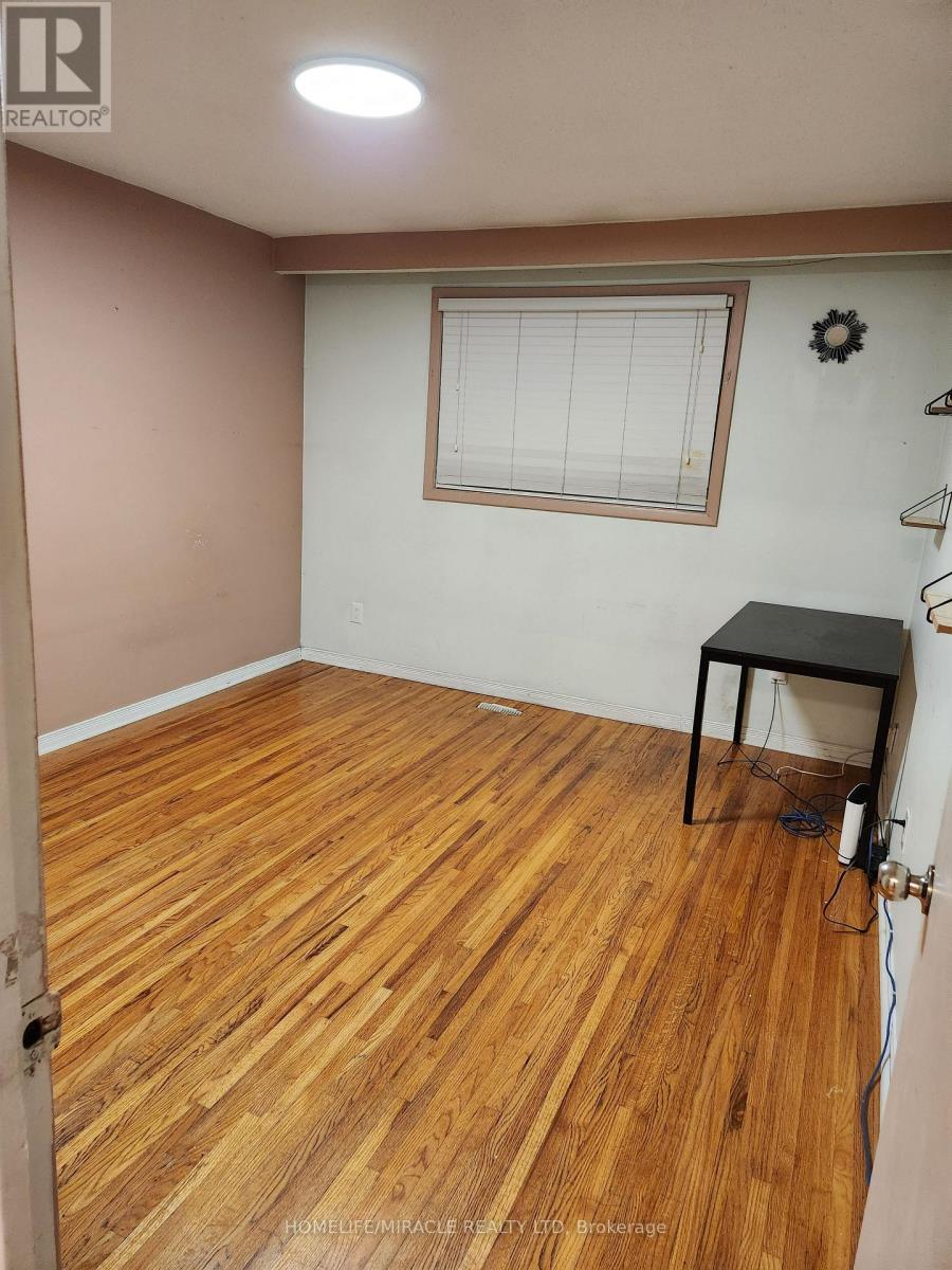 49 Elmvale Crescent, Toronto, Ontario  M9V 2B8 - Photo 3 - W12445917