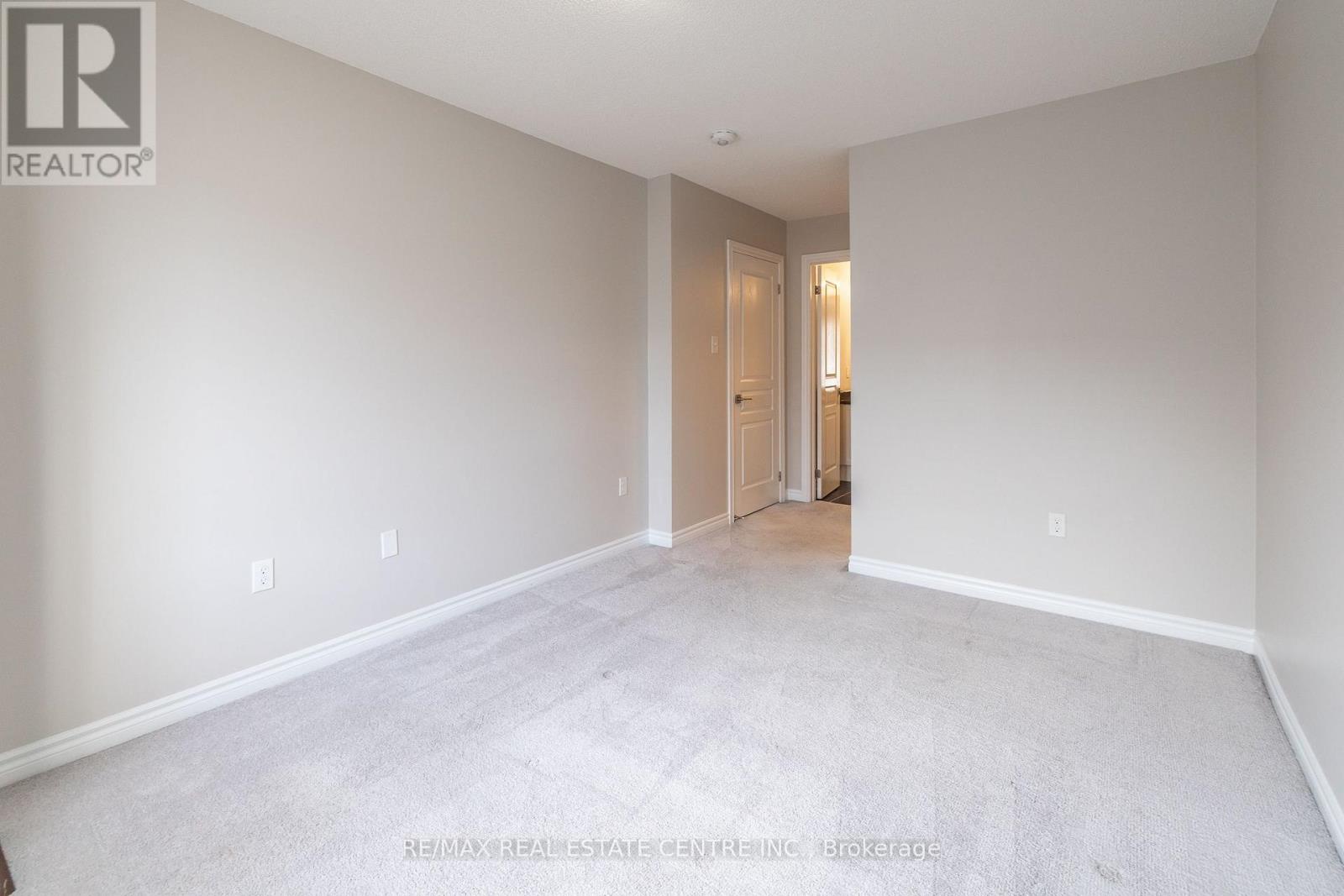80 - 88 Decorso Drive, Guelph, Ontario  N1L 0A1 - Photo 12 - X12445916