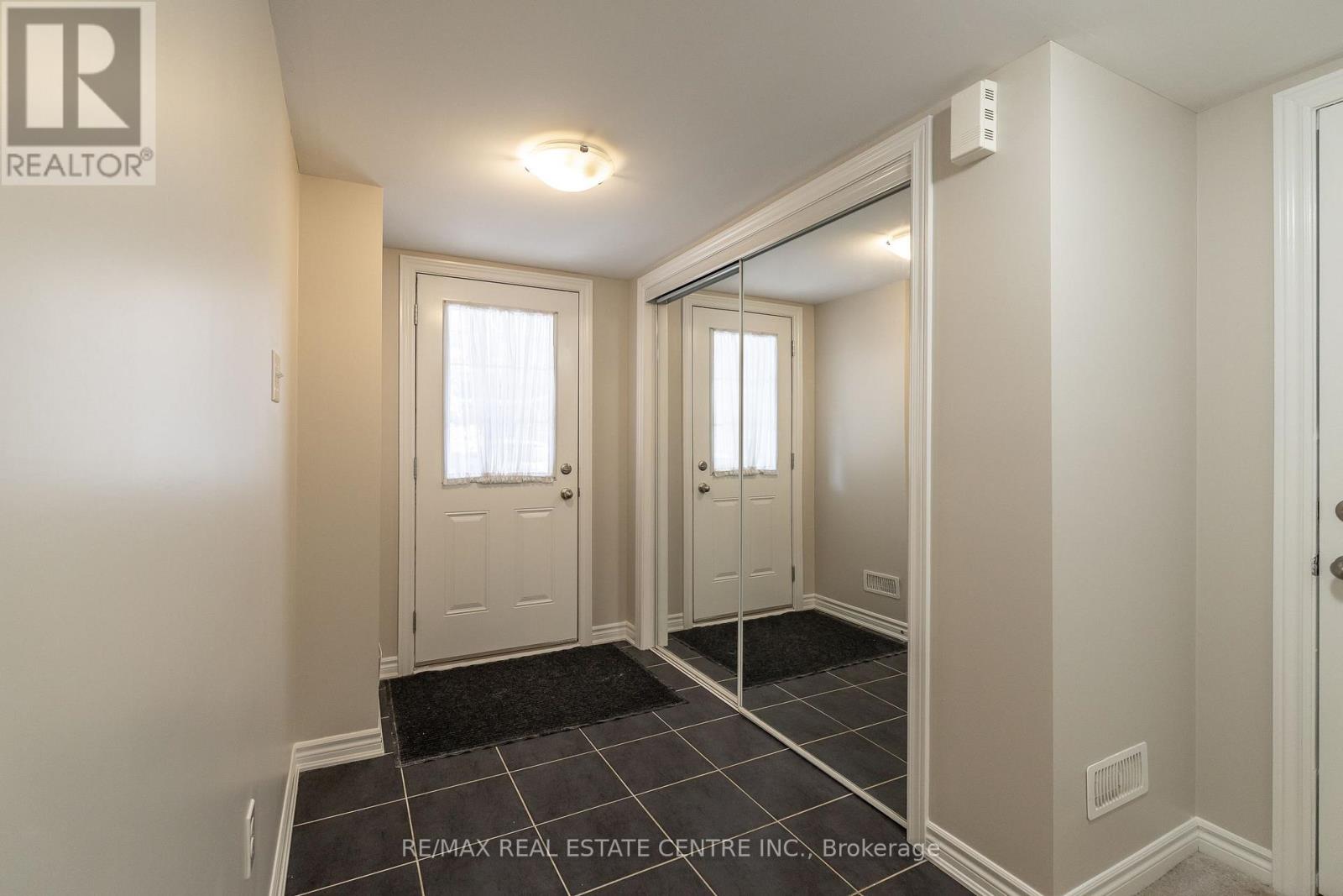 80 - 88 Decorso Drive, Guelph, Ontario  N1L 0A1 - Photo 14 - X12445916