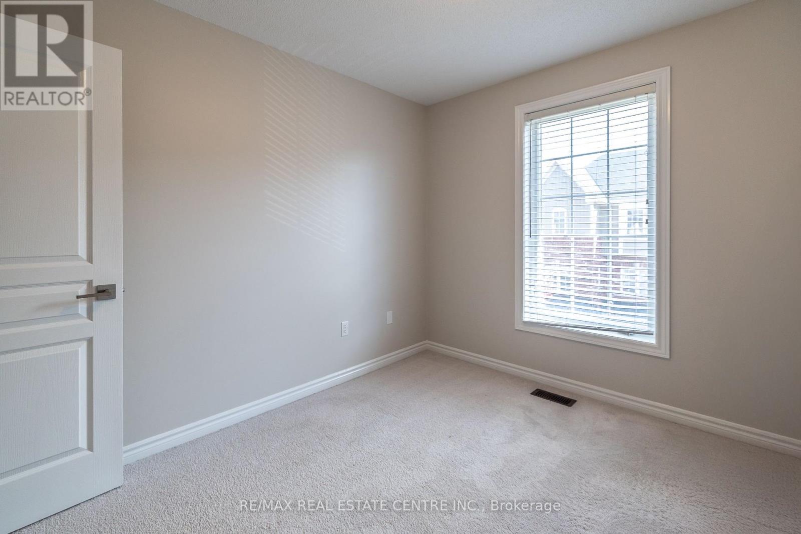 80 - 88 Decorso Drive, Guelph, Ontario  N1L 0A1 - Photo 26 - X12445916