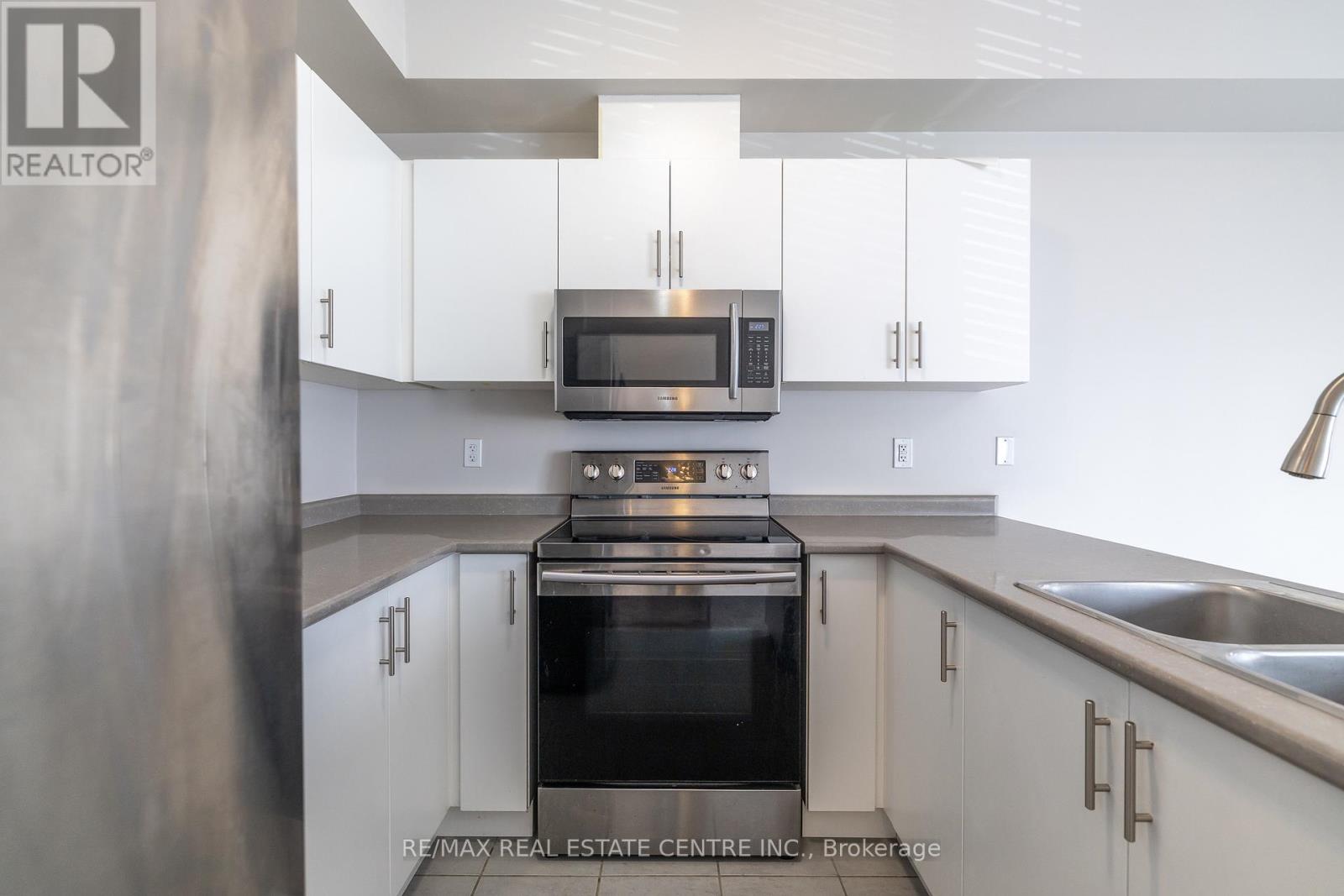 80 - 88 Decorso Drive, Guelph, Ontario  N1L 0A1 - Photo 33 - X12445916