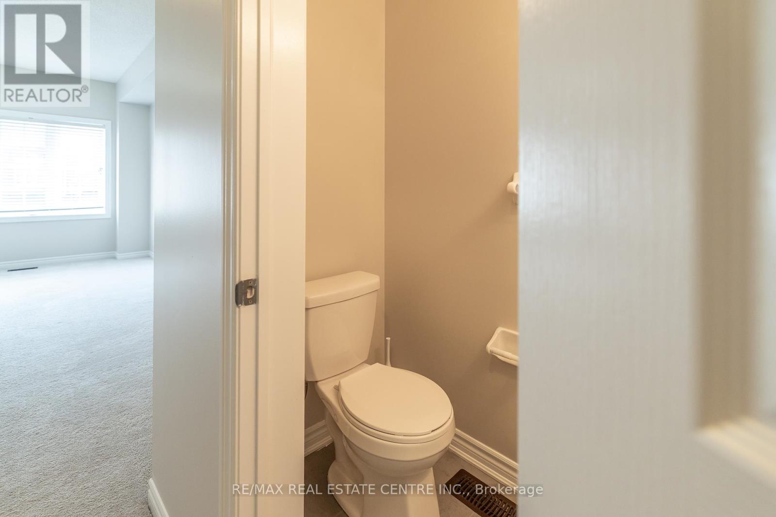 80 - 88 Decorso Drive, Guelph, Ontario  N1L 0A1 - Photo 8 - X12445916