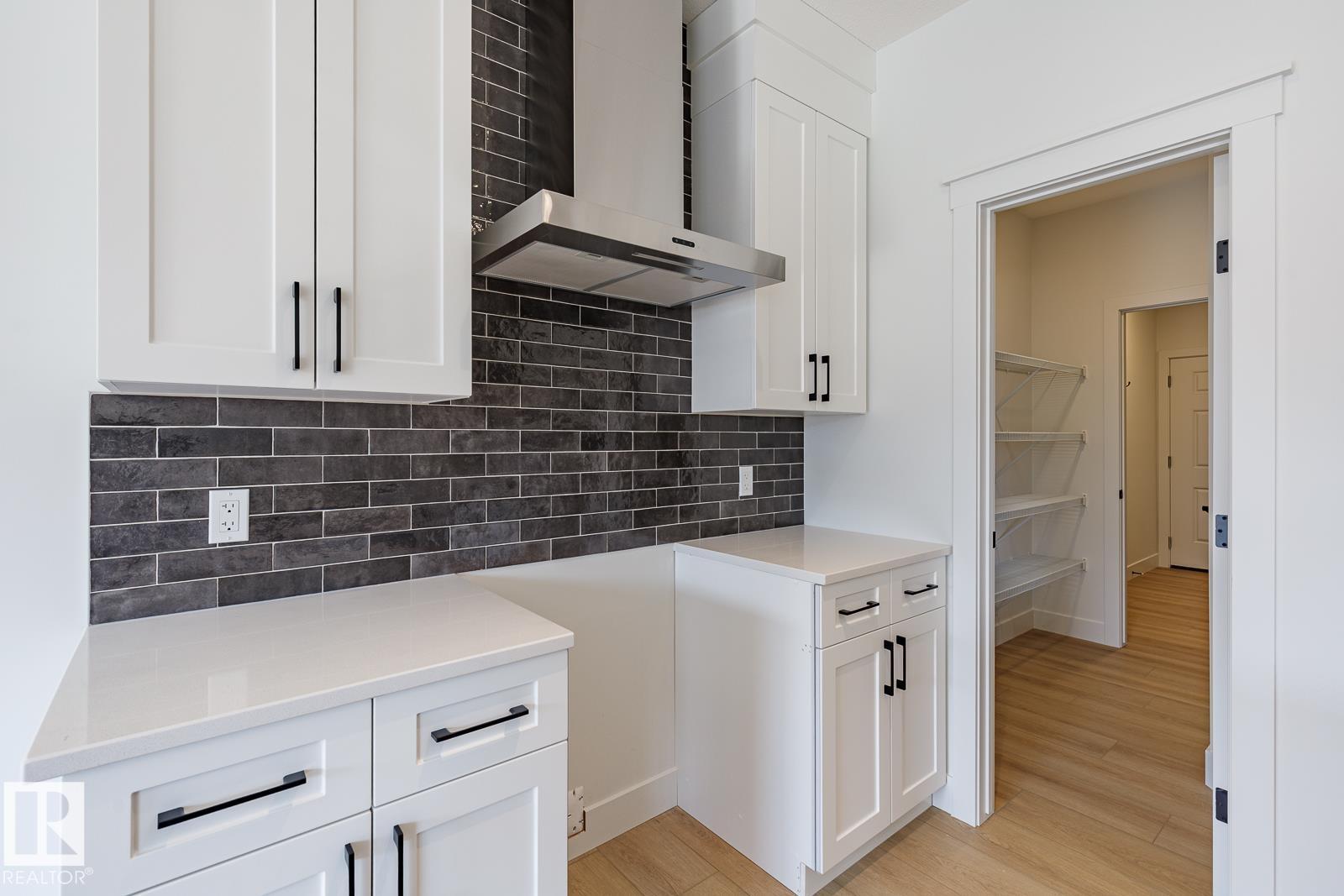 15679 18 Av Sw, Edmonton, Alberta  T6W 5E1 - Photo 7 - E4457000