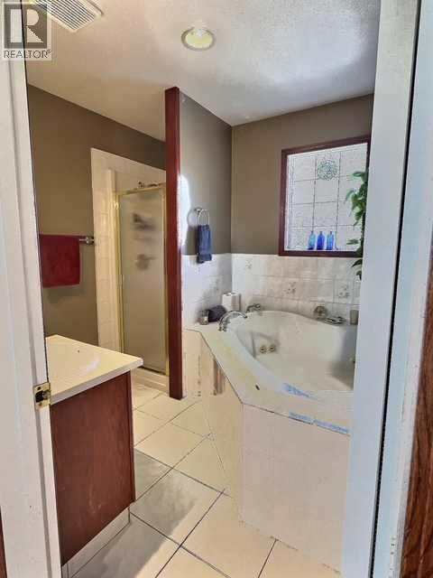 800 Connaught Drive, Jasper, Alberta  T0E 1E0 - Photo 11 - A2252150