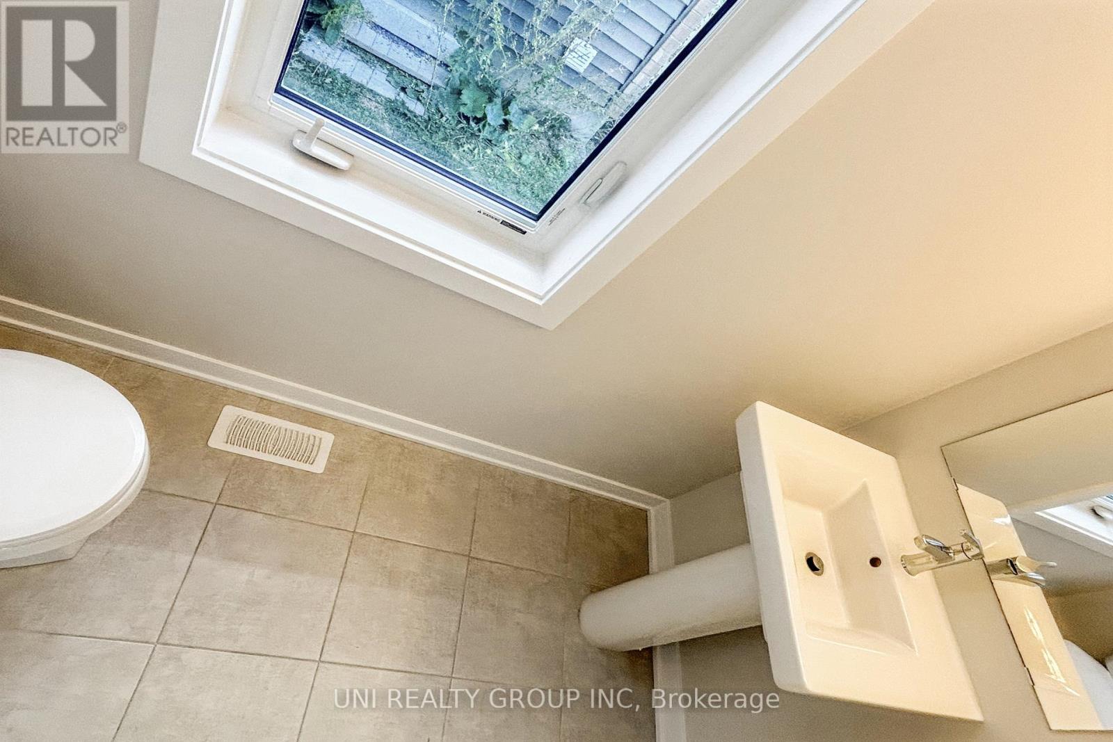 324 Canadensis Lane, Ottawa, Ontario  K2J 6X8 - Photo 7 - X12445934