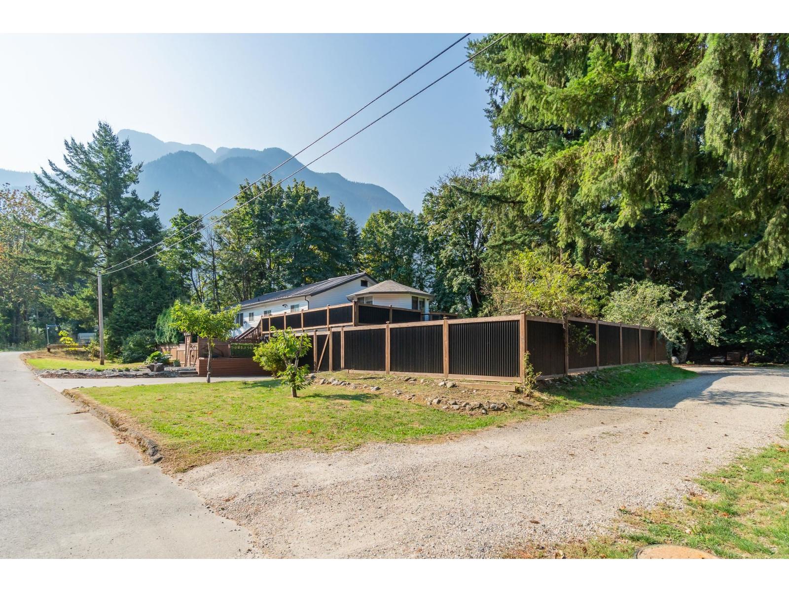 695 HUDSON BAY STREET|Hope, Hope, British Columbia