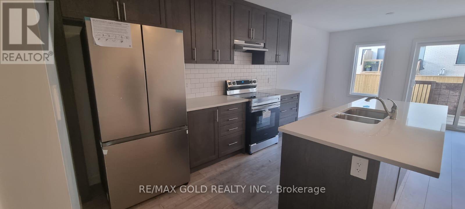 24 Oak Forest Common Crescent, Cambridge, Ontario  N1S 0G3 - Photo 5 - X12437678
