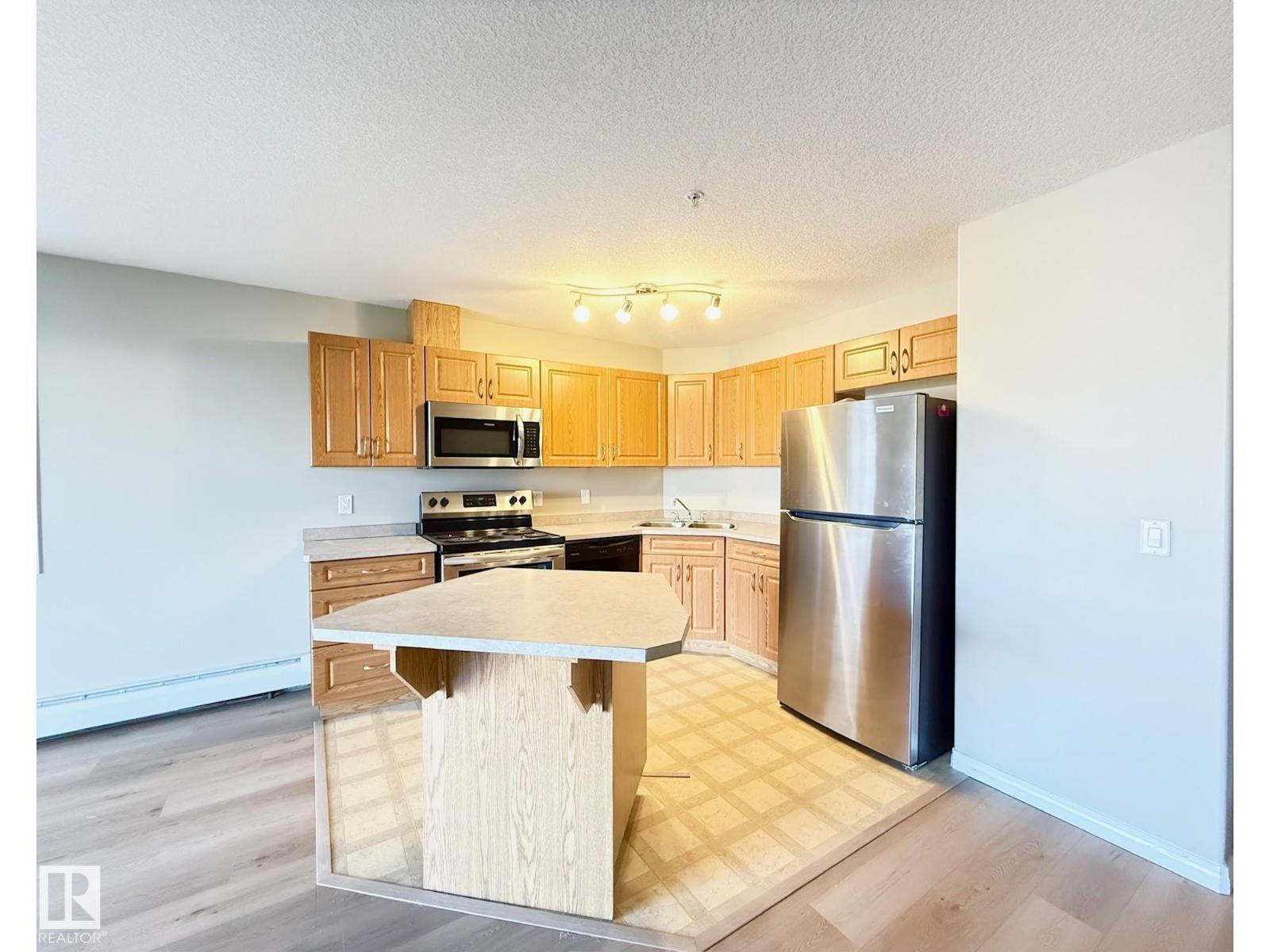 9945 167 St Nw, Edmonton, Alberta  T5P 0K5 - Photo 3 - E4460956