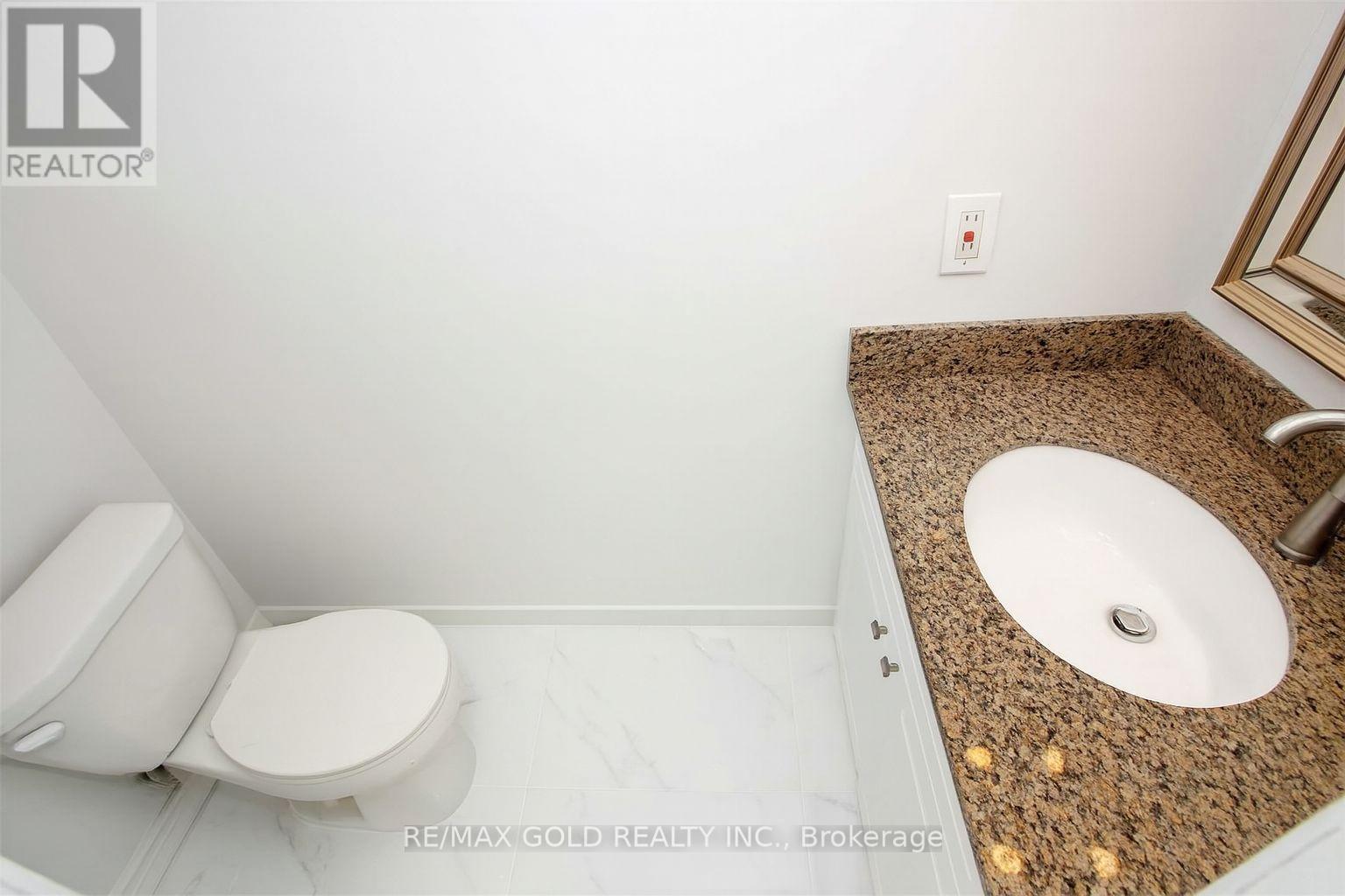 2 Hetherington Place, Brampton, Ontario  L6S 5M6 - Photo 6 - W12445931