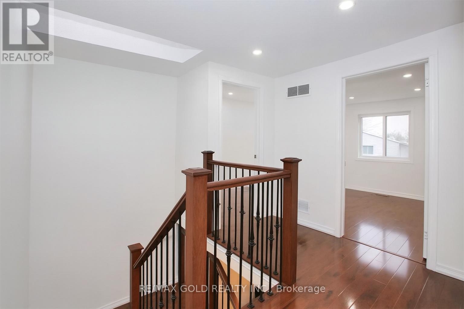 2 Hetherington Place, Brampton, Ontario  L6S 5M6 - Photo 7 - W12445931