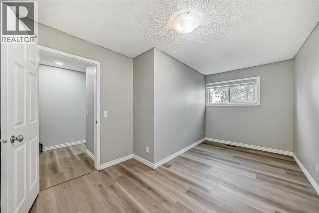 2, 7 Westland Road, Okotoks, Alberta  T1S 1Z1 - Photo 3 - A2253801