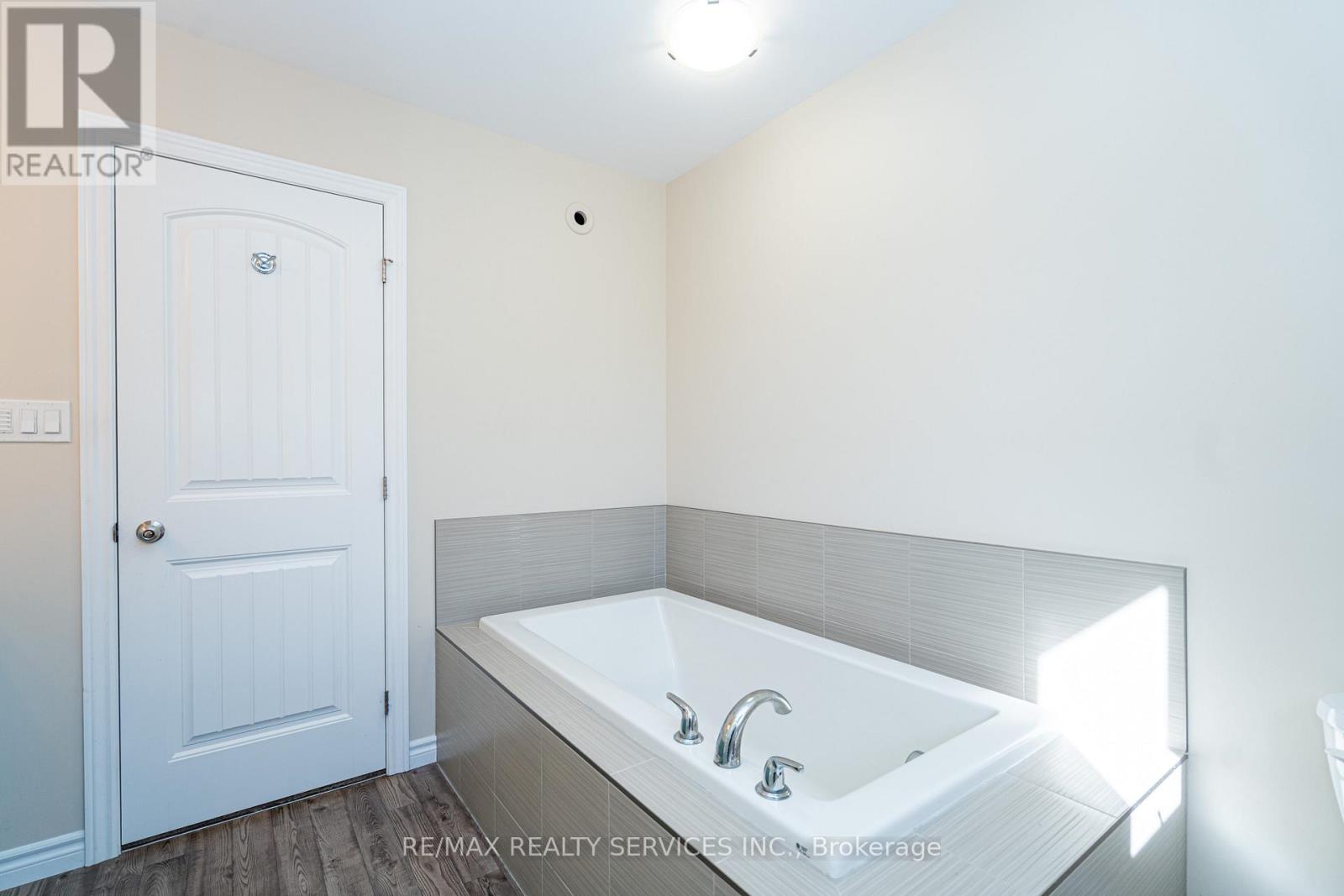 25 Acorn Trail, St. Thomas, Ontario  N5R 0H5 - Photo 21 - X12445928