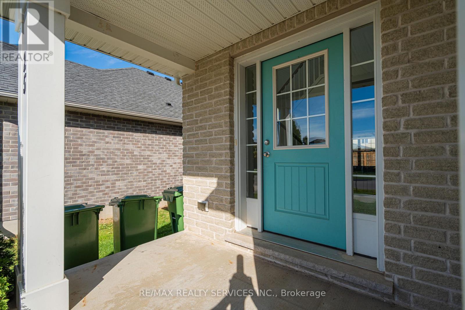 25 Acorn Trail, St. Thomas, Ontario  N5R 0H5 - Photo 3 - X12445928