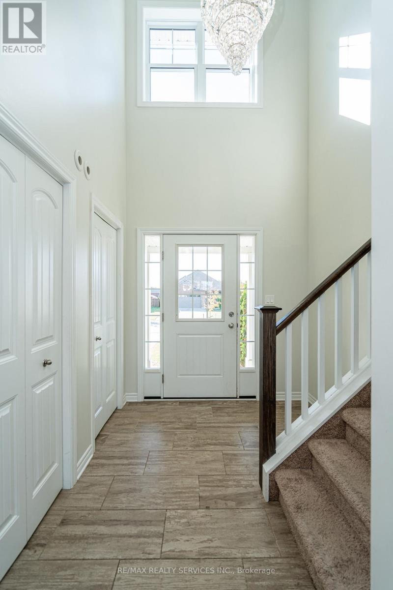 25 Acorn Trail, St. Thomas, Ontario  N5R 0H5 - Photo 5 - X12445928