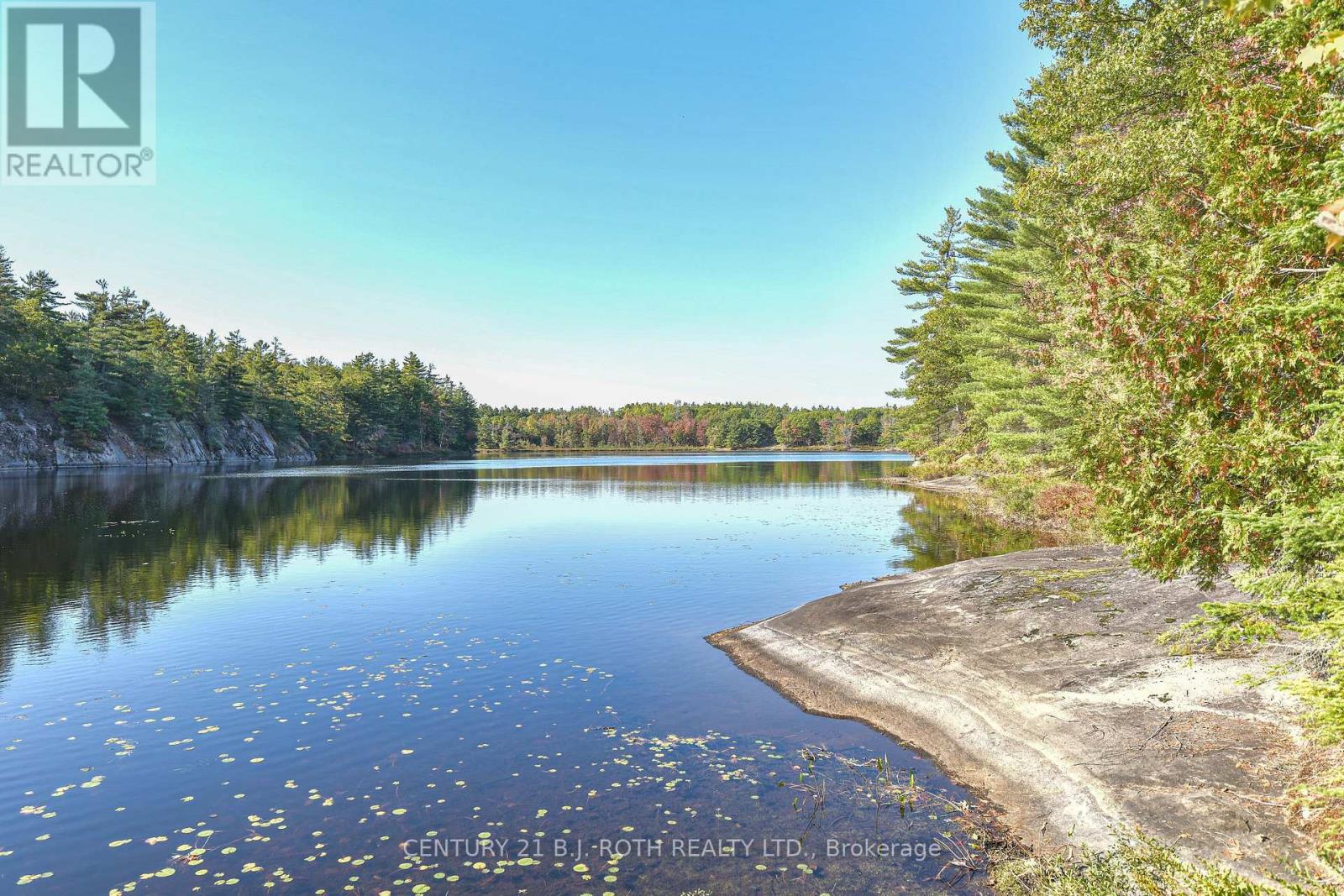 2 - 1112 Sam Cook Road, Gravenhurst, Ontario  P1P 1R3 - Photo 2 - X12445930