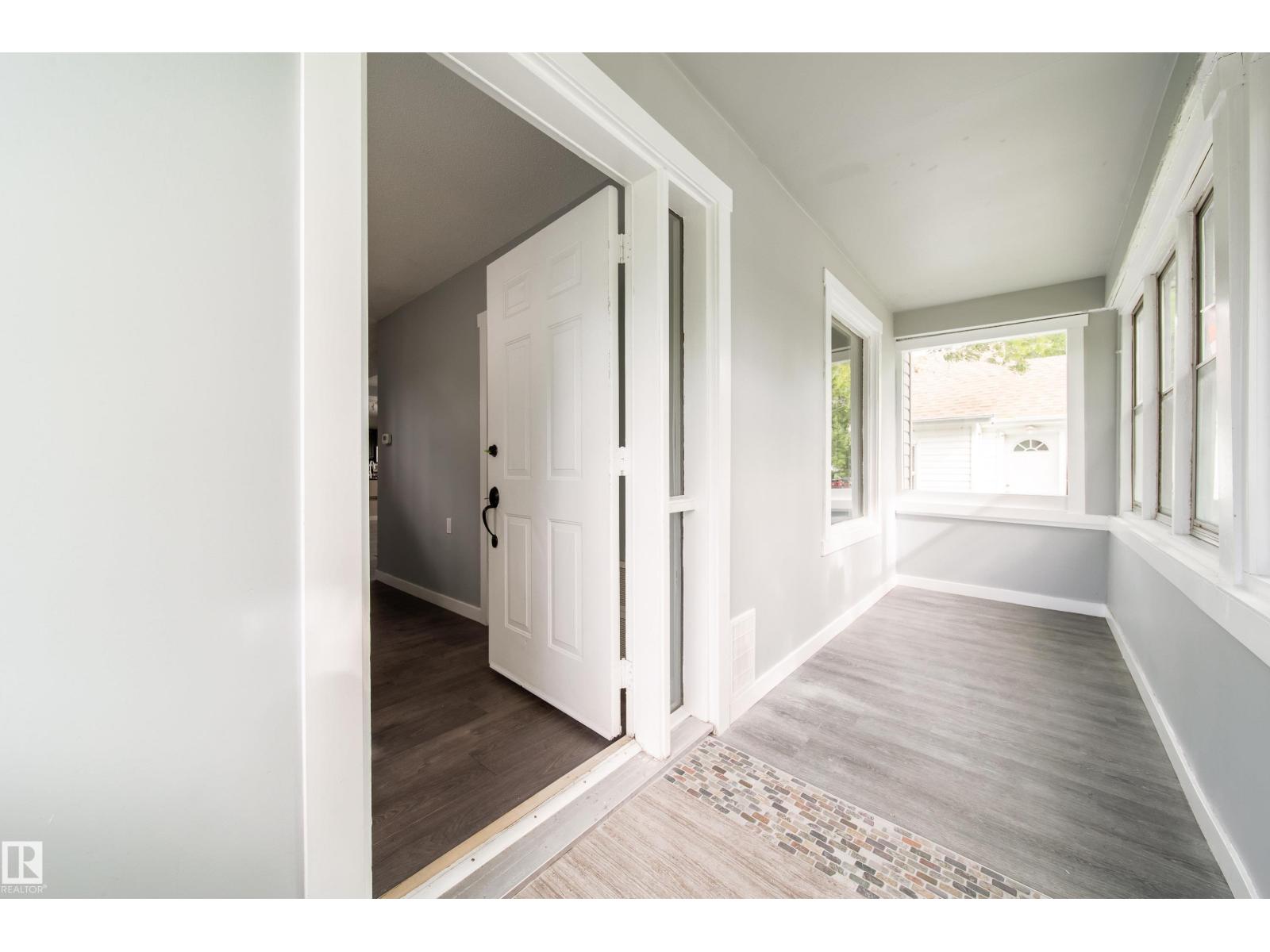 11908 77 St Nw, Edmonton, Alberta  T5B 2G4 - Photo 4 - E4460958