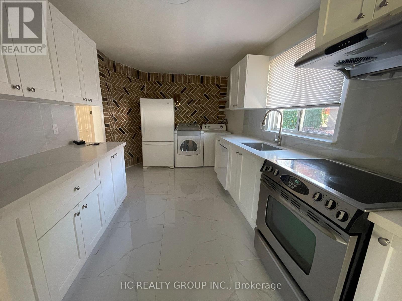 516 Lynett Crescent, Richmond Hill, Ontario  L4C 2V9 - Photo 5 - N12445941
