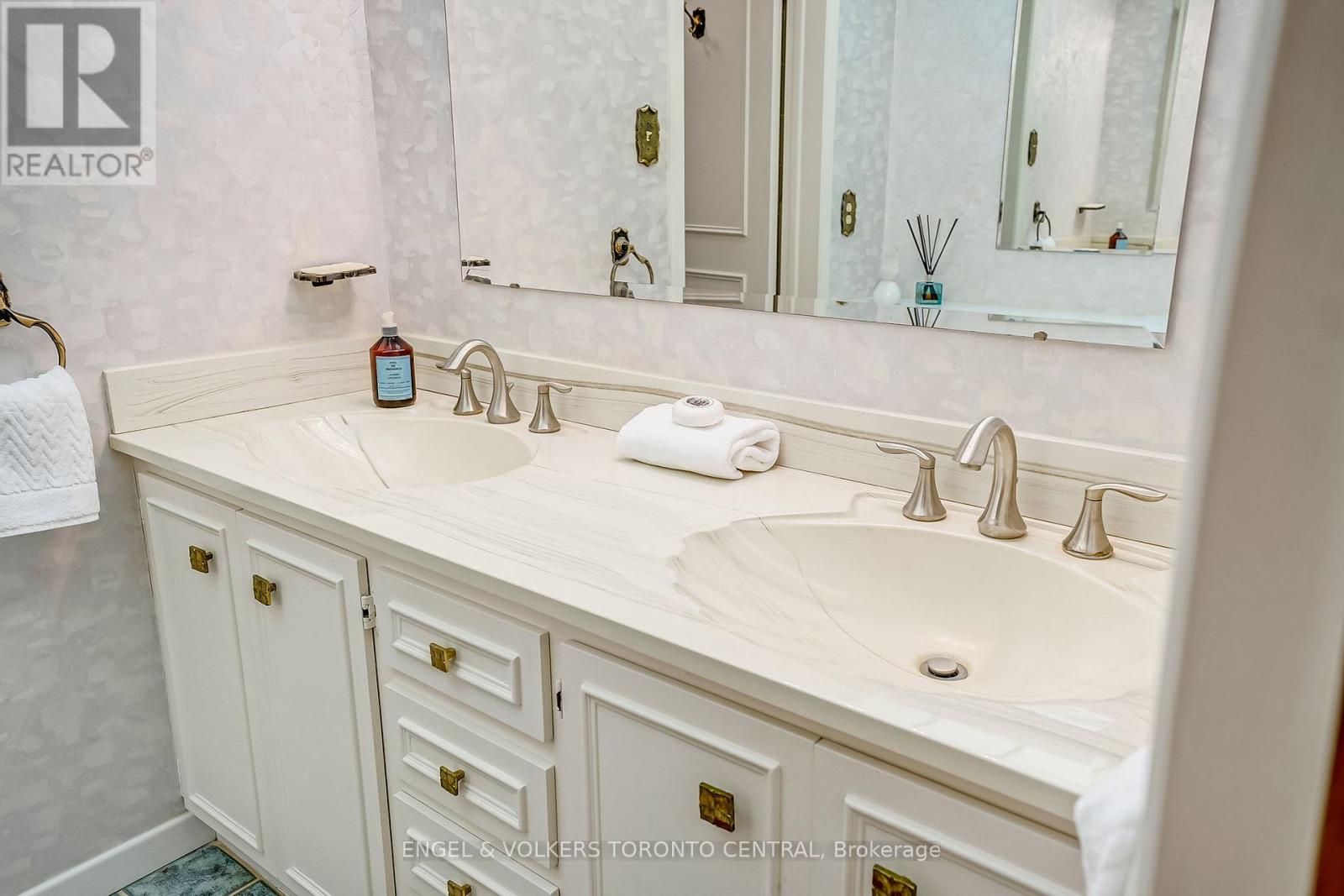 56 Cachet Parkway, Markham, Ontario  L6C 1C2 - Photo 28 - N12445947