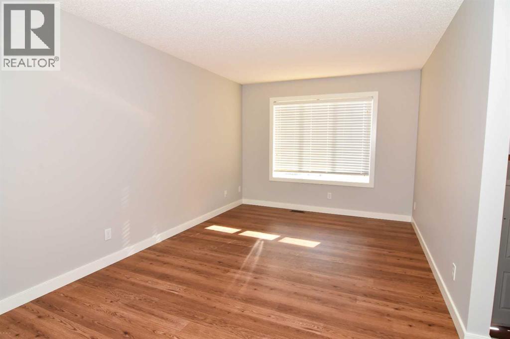 156 Pantego Lane Nw, Calgary, Alberta  T3K 0T1 - Photo 6 - A2260230