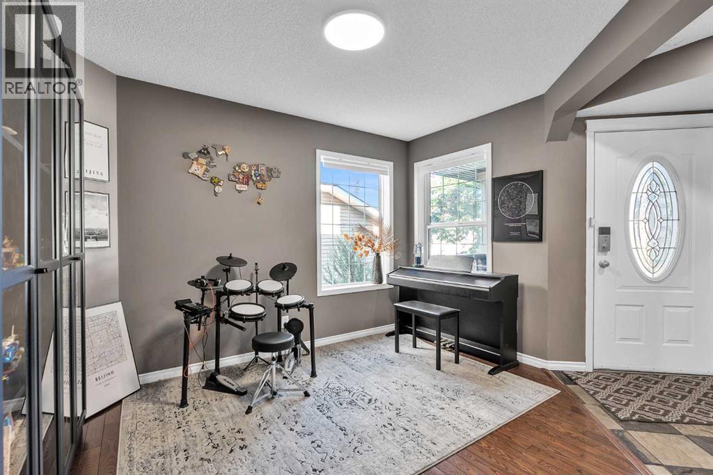 138 Panamount Gardens Nw, Calgary, Alberta  T3K 5V4 - Photo 4 - A2261878