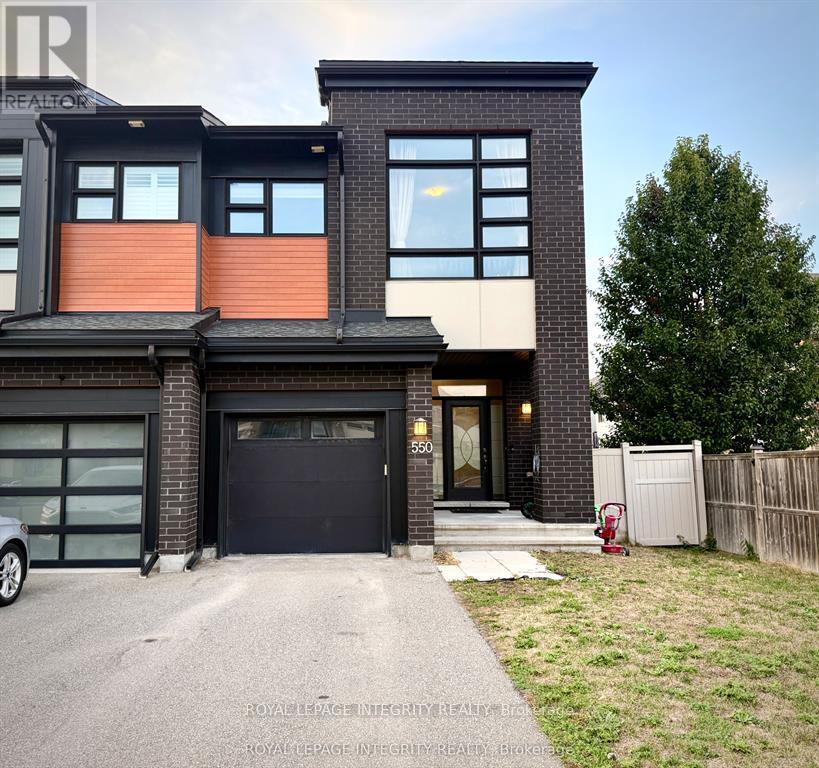 550 BORBRIDGE AVENUE, Ottawa, Ontario