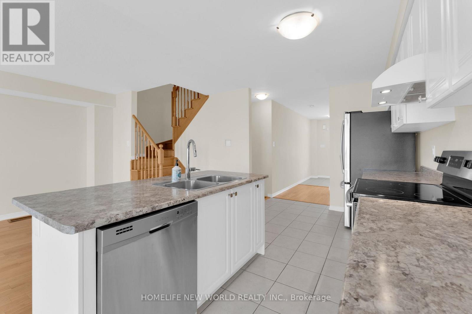 7744 Dockweed Drive, Niagara Falls, Ontario  L2H 3S2 - Photo 15 - X12445950