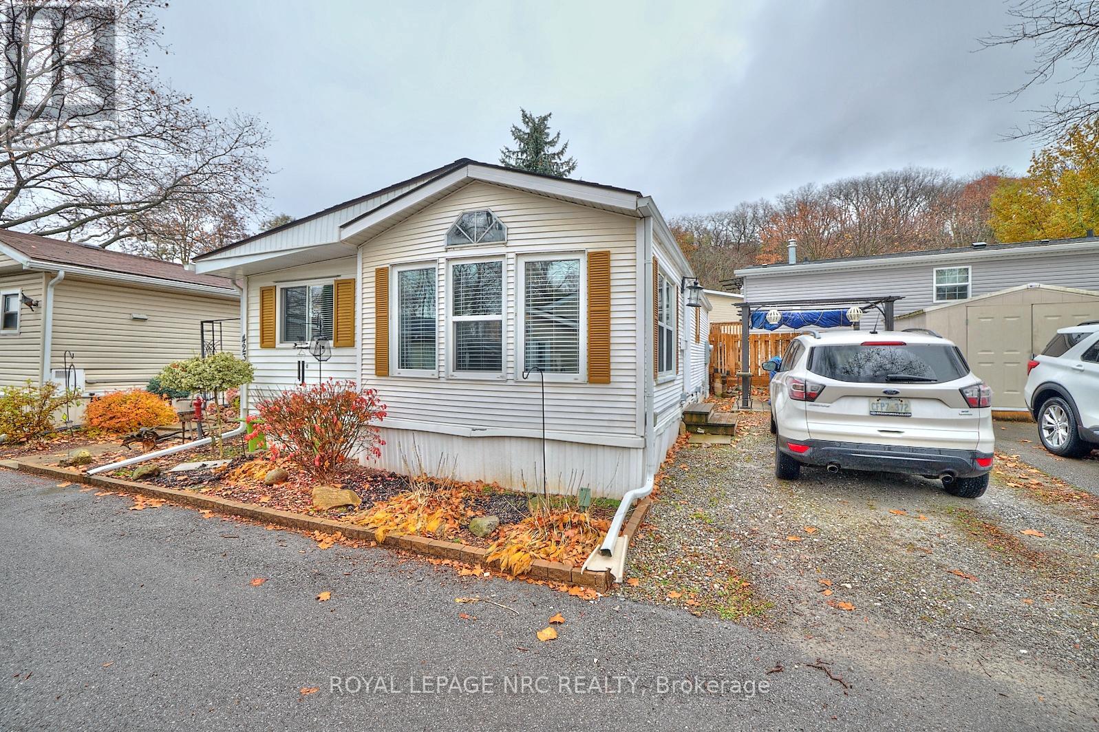 423 - 23 Four Mile Creek Road, Niagara-On-The-Lake, Ontario  L0S 1J1 - Photo 3 - X12445957